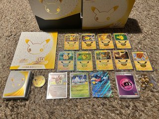 Set Pokémon 30° Anniversario ETB