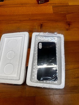 Cover posteriore per iPhone XS. Montaggio facile.