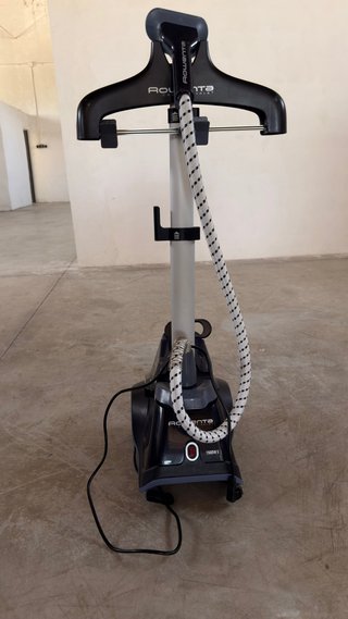 Centro de Planchado Vertical Rowenta 1500W
