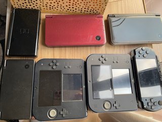 Lote Nintendo DS, DSi XL e PSP, 2DS