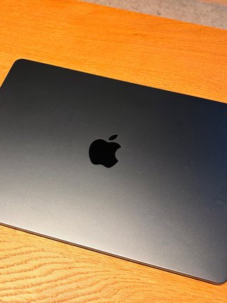 MacBook Air M2 13,6 8GB/256GB
