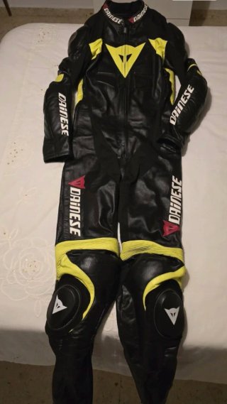Mono de Moto Dainese Negro y Amarillo