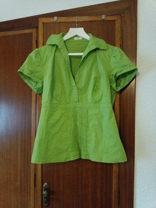 Blusa verde de manga corta