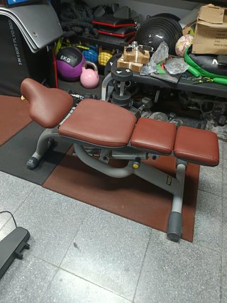 Banco reclinado Technogym