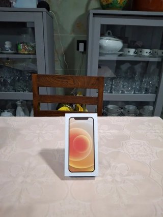 Scatola iPhone 12 bianco