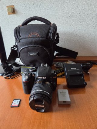 Cámara Nikon D3300 reflex como nueva
