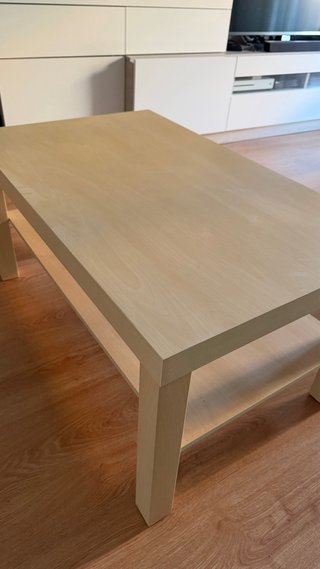 Mesa de centro de madera nueva