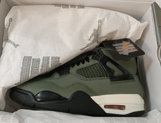 Air Jordan 4 Retro