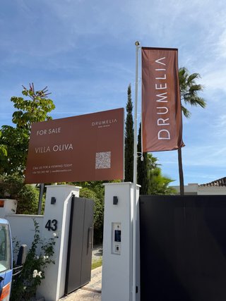 Valla Publicitaria con Banderola Drumelia
