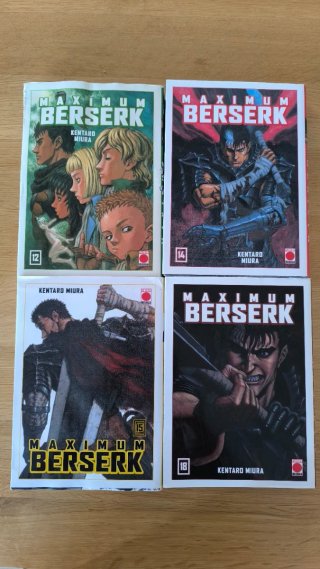 Maximum Berserk. Tomos sueltos con sobrecubierta.