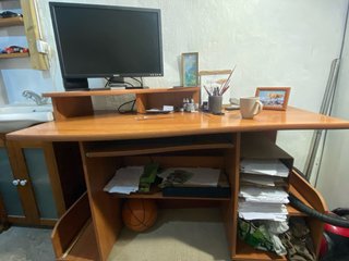 Escritorio de madera para ordenador
