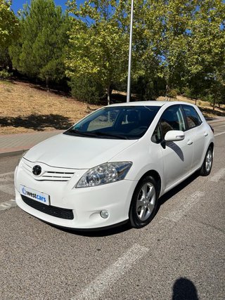 Toyota Auris 2012