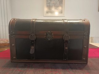 Baúl Antiguo de Madera