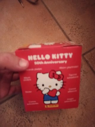 Caja de Cromos Hello Kitty 50 Aniversario