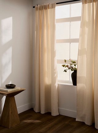 Par de Cortinas Crepé Crema 106x194cm