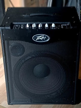 PEAVEY MAX115 ll 300W AMPLIFICADOR BAJO GUITARRA