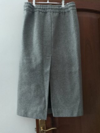 Falda de paño gris