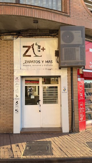 Traspaso taller de reparación de calzado en Fraga