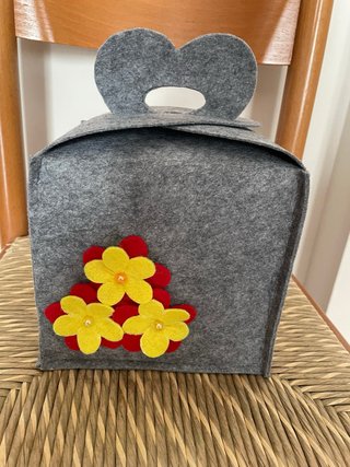 Scatola regalo in feltro artigianale