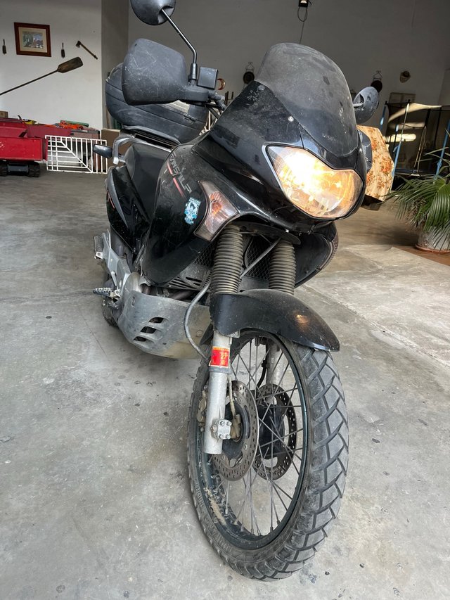 Honda Transalp Negra