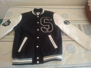 Chaqueta estilo universitario (Varsity)