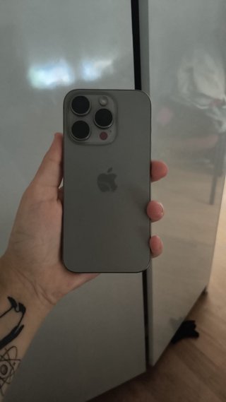 iPhone 15 Pro Gris