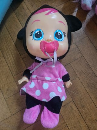 Muñeca Bebé Llorón con disfraz de Minnie