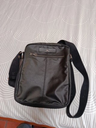 Bandolera Tommy Hilfiger Negra