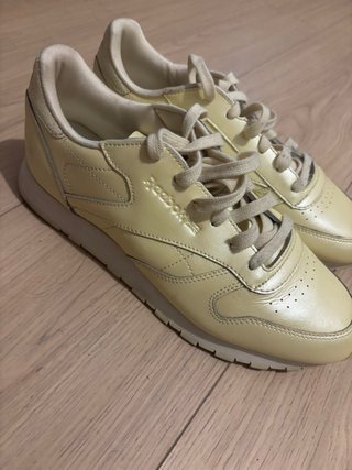 Zapatillas Reebok Classic Amarillas Perladas