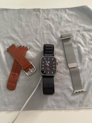 Apple Watch Ultra 2 con correas