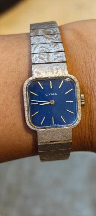 Reloj Cyma Plateado con Esfera Azul