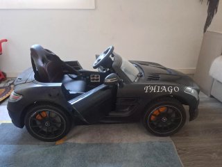 Coche eléctrico infantil negro