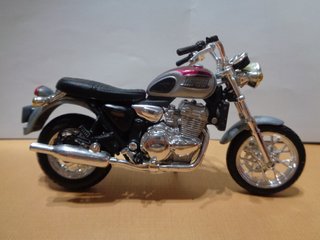 Triumph Thunderbird 900 (1/18)