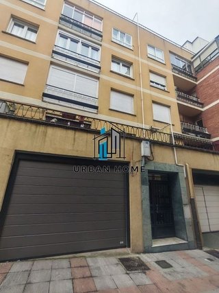 Local comercial en venta en Las Eras de Renueva en León