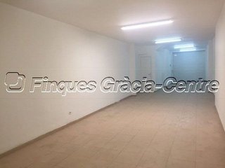Local comercial en alquiler en Eixample - Sant Oleguer en Sabadell