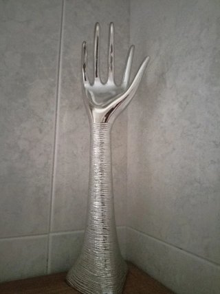 Colgador Joyero Mano Plateada