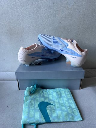 Botas de Fútbol Nike Phantom