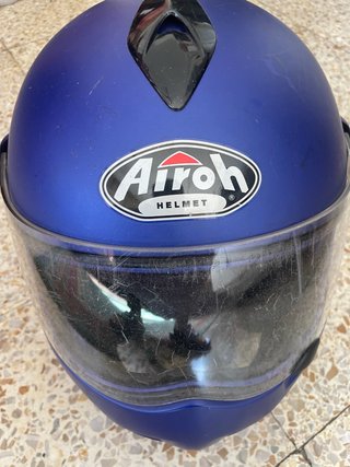 Casco de moto Airoh azul