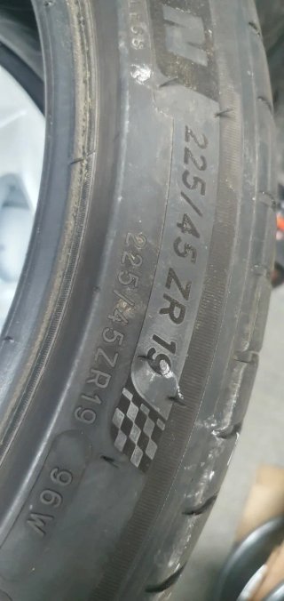 Neumáticos Michelin 225/45 ZR19 96W PILOT SPORT 4