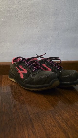 Zapatos de seguridad U-Power negro y rosa