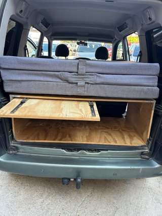 Mueble camper para furgoneta pequeña
