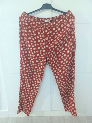 Pantalón Marrón Estampado Margaritas talla L MLN