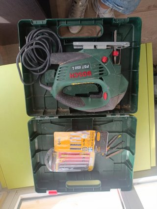 Caladora Bosch PST 650 L con maletín