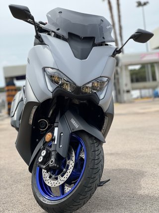 Yamaha T-max 560