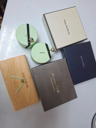 Lote de 5 Cajas de Regalo de Marca