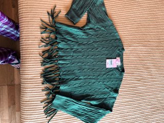 Jersey de punto con flecos verde
