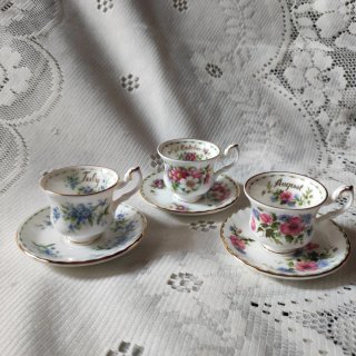 🇬🇧 Set 3 Tazzine miniatura Royal Albert mesi