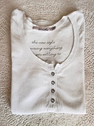 Camiseta Amichi Blanca Canalé Botones joya Talla M