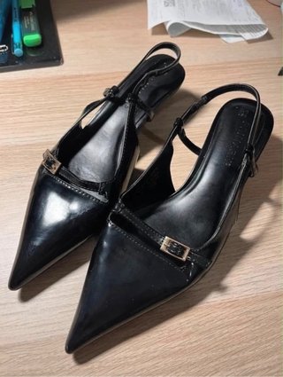 Zapatos de tacón bajo negros