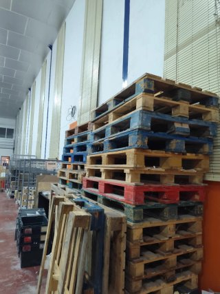 34 Palets de madera para almacenaje